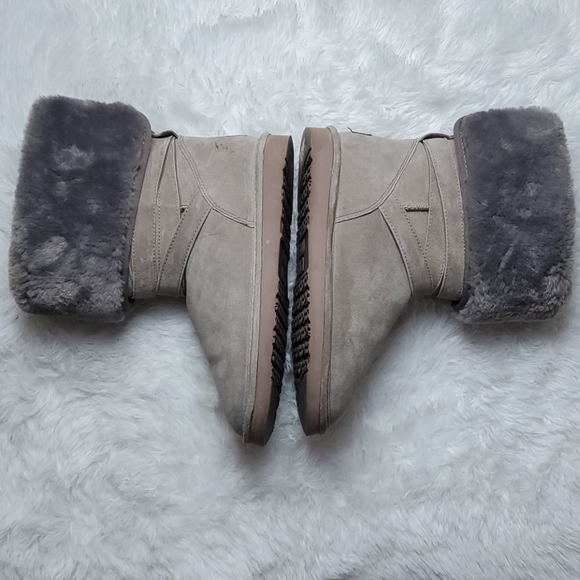 💢SOLD💢Lamb grey boots - Picture 6 of 7